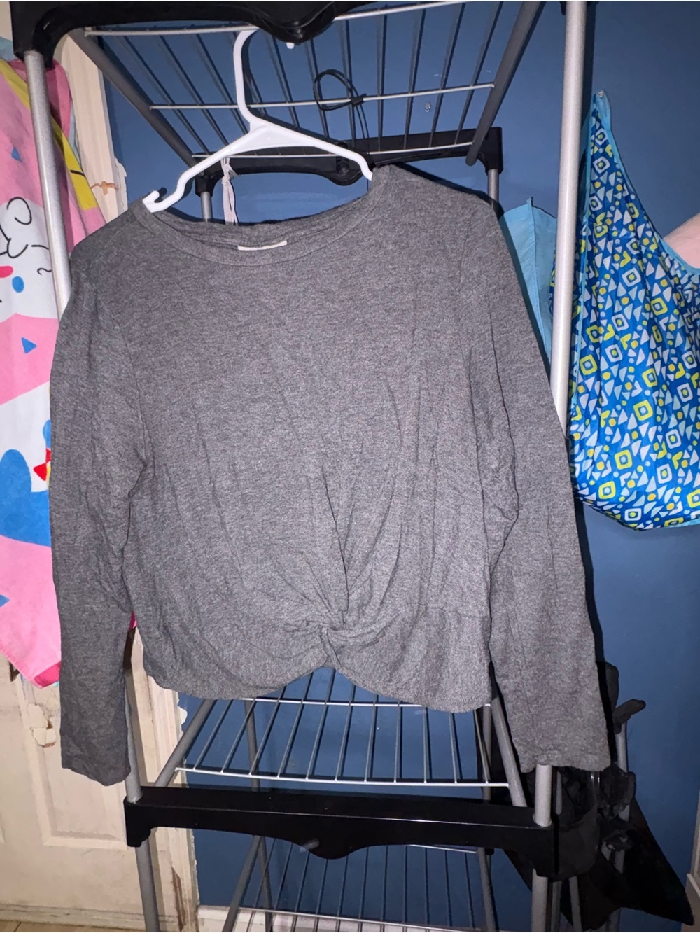 Women's Gray Twist-Front Long Sleeve Top